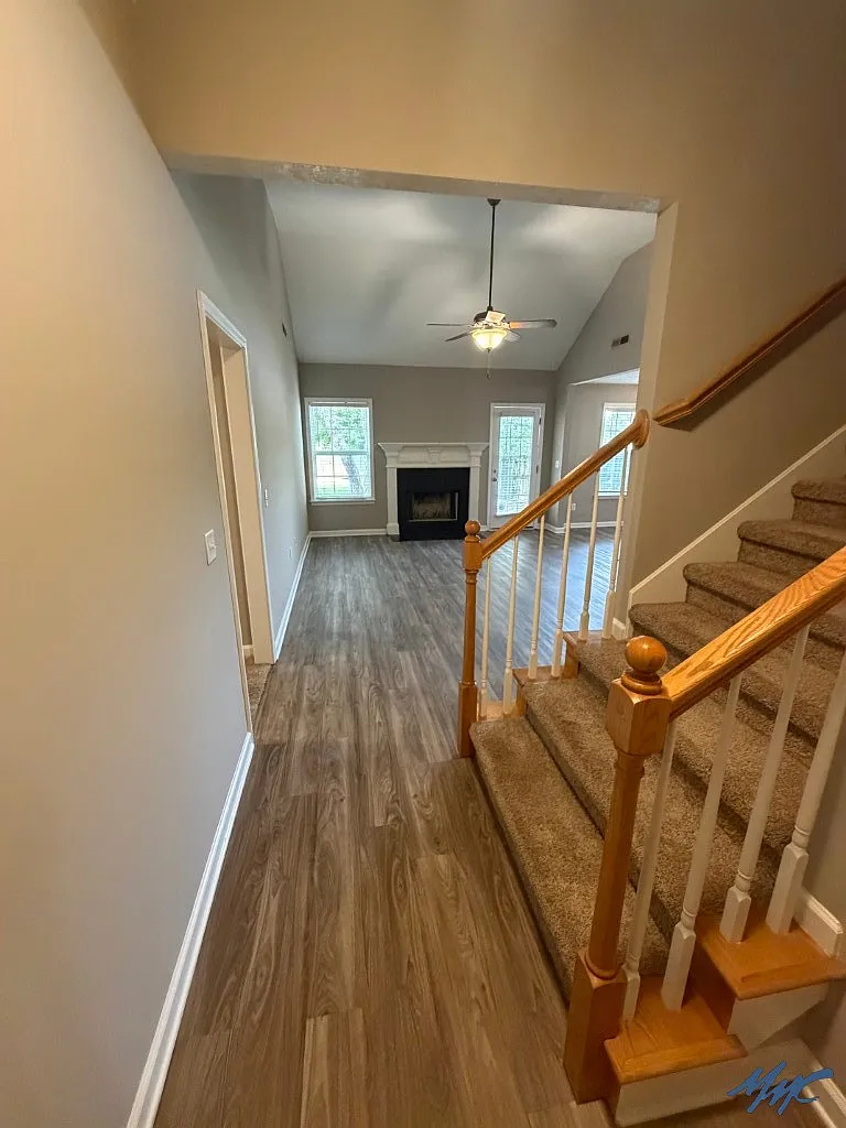 3 bed, 2.0 bath, 1624 sqft, $1,995 — Photo 2