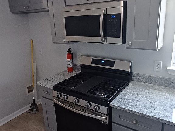 2nd image of 19-23 Victoria Ave #2