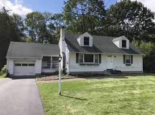 13 Idlewild Dr, Poughkeepsie, NY 12601