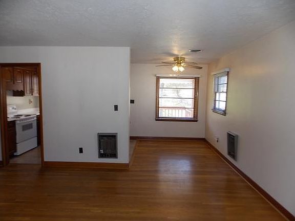 3rd image of 520 Terry Dr