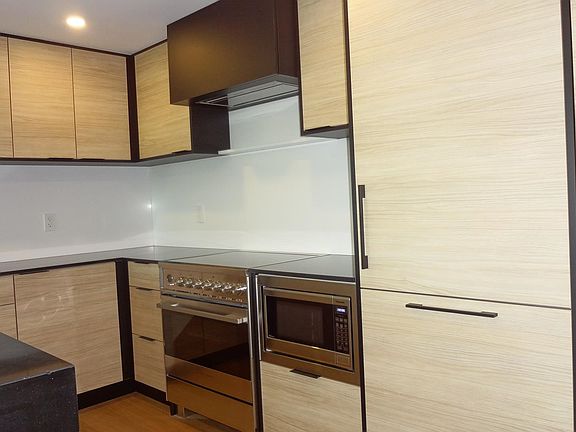 4th image of 6485 Manitoba St #500