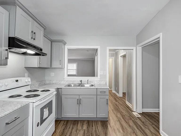 2814 Holiday Dr SW — Photo 14