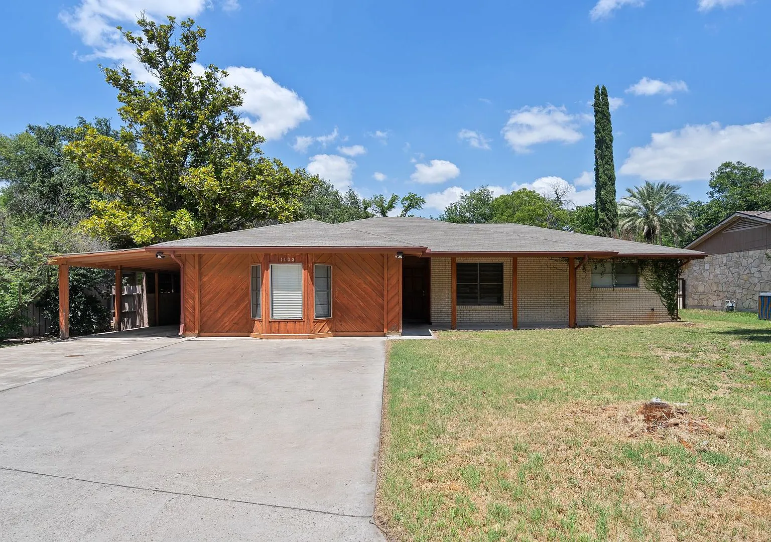1102 Pecan St now available — Photo 1