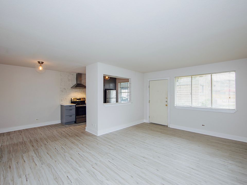 1st image of 111 E Park Ave APT 207