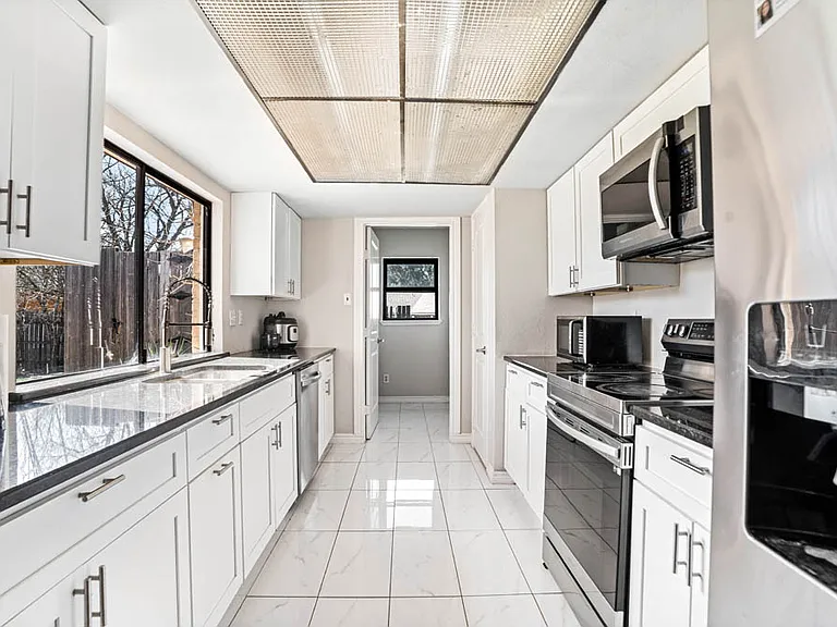 6407 Chinaberry Trl — Photo 2
