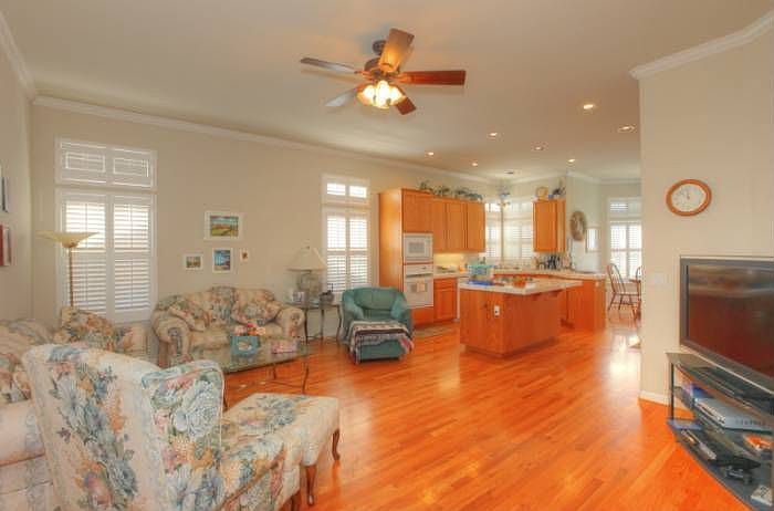 2nd image of 325 Schiappino St