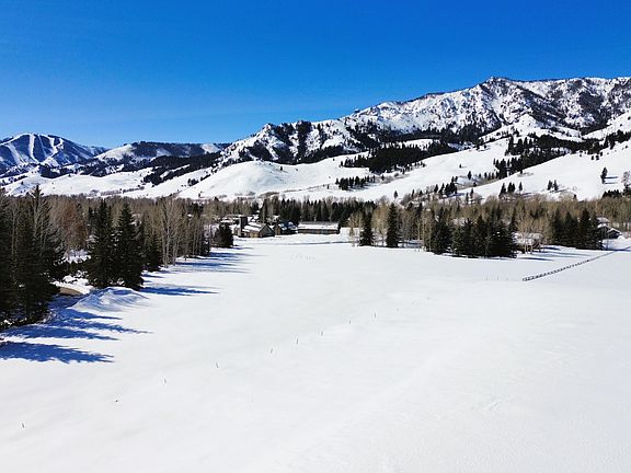 3rd image of 137 Stonegate Cir