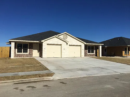 1305 Vanguard Ln Photo 1