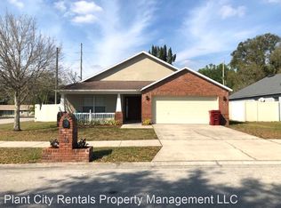 108 Citrus Landing Dr, Plant City, FL 33563
