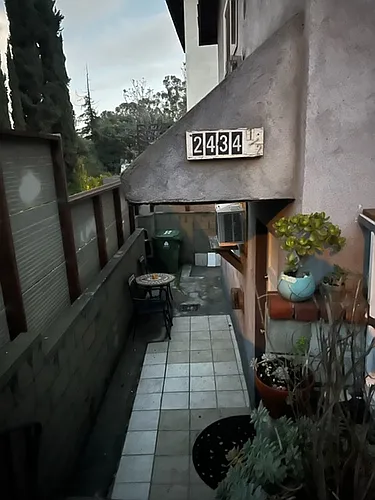 2434 Riverside Pl Photo 1