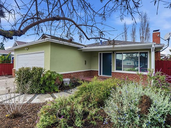 3rd image of 2115 Clarke Ave