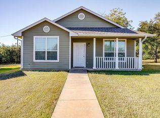 731 Hometown Village Ct, Joshua, TX 76058