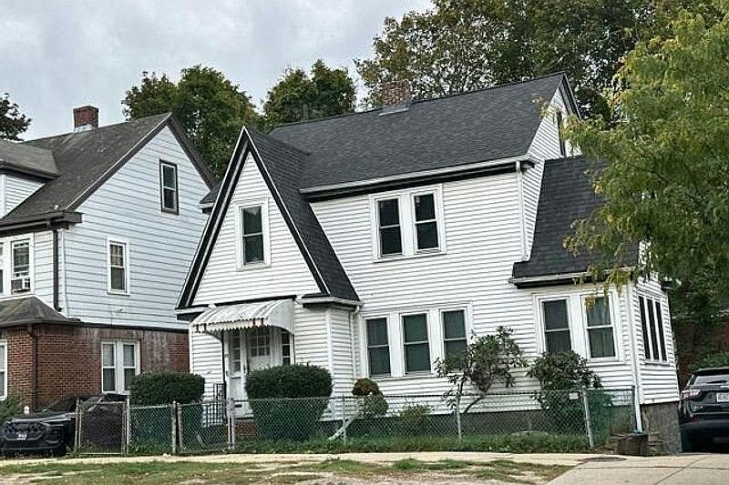 2nd image of 89 Gallivan Blvd