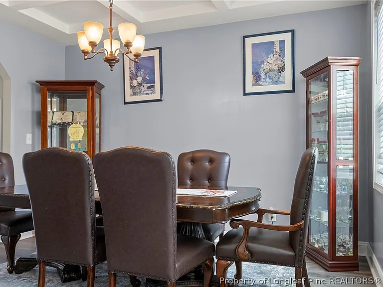 221 Fountain Grove Dr — Photo 3