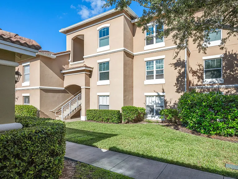 5095 Fairways Cir #I204 — Photo 6