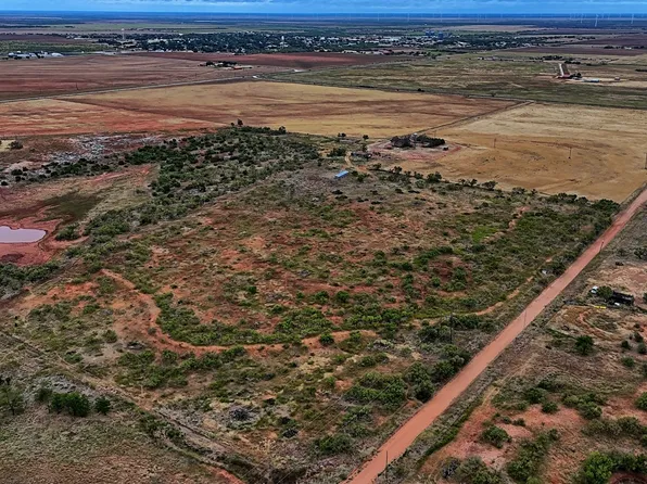 498 County Road 414, Crowell, TX 79227