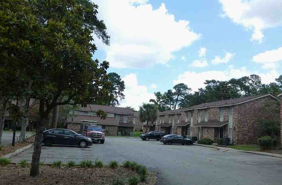 2nd image of 407 Andrea Ln