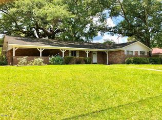 906 Charlotte Dr, Picayune, MS 39466