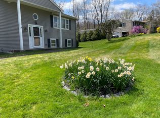 6 Greenridge Dr, Brookfield, CT 06804
