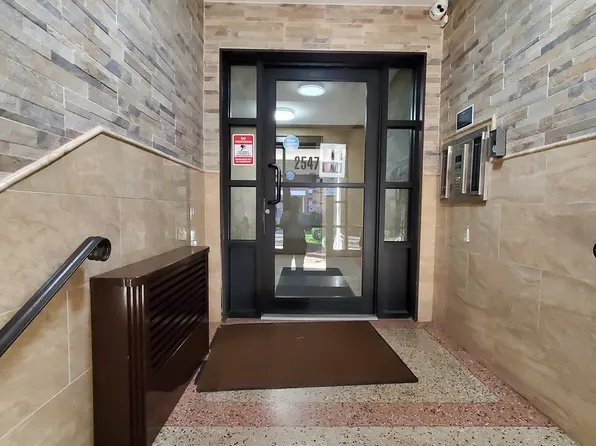 2547 West Second Street image 2 of 12