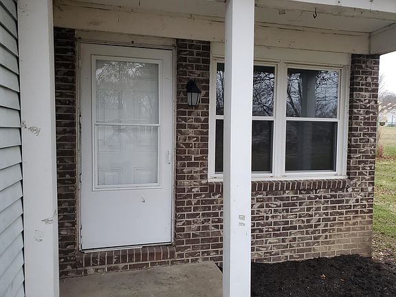 2nd image of 1584 Cedar Ln