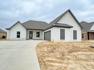 303 Tremont Dr, Florence, MS 39073