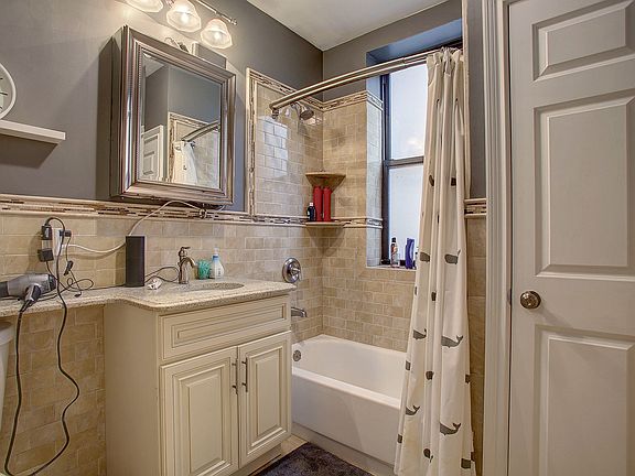 5th image of 304 W 102nd St APT 2C