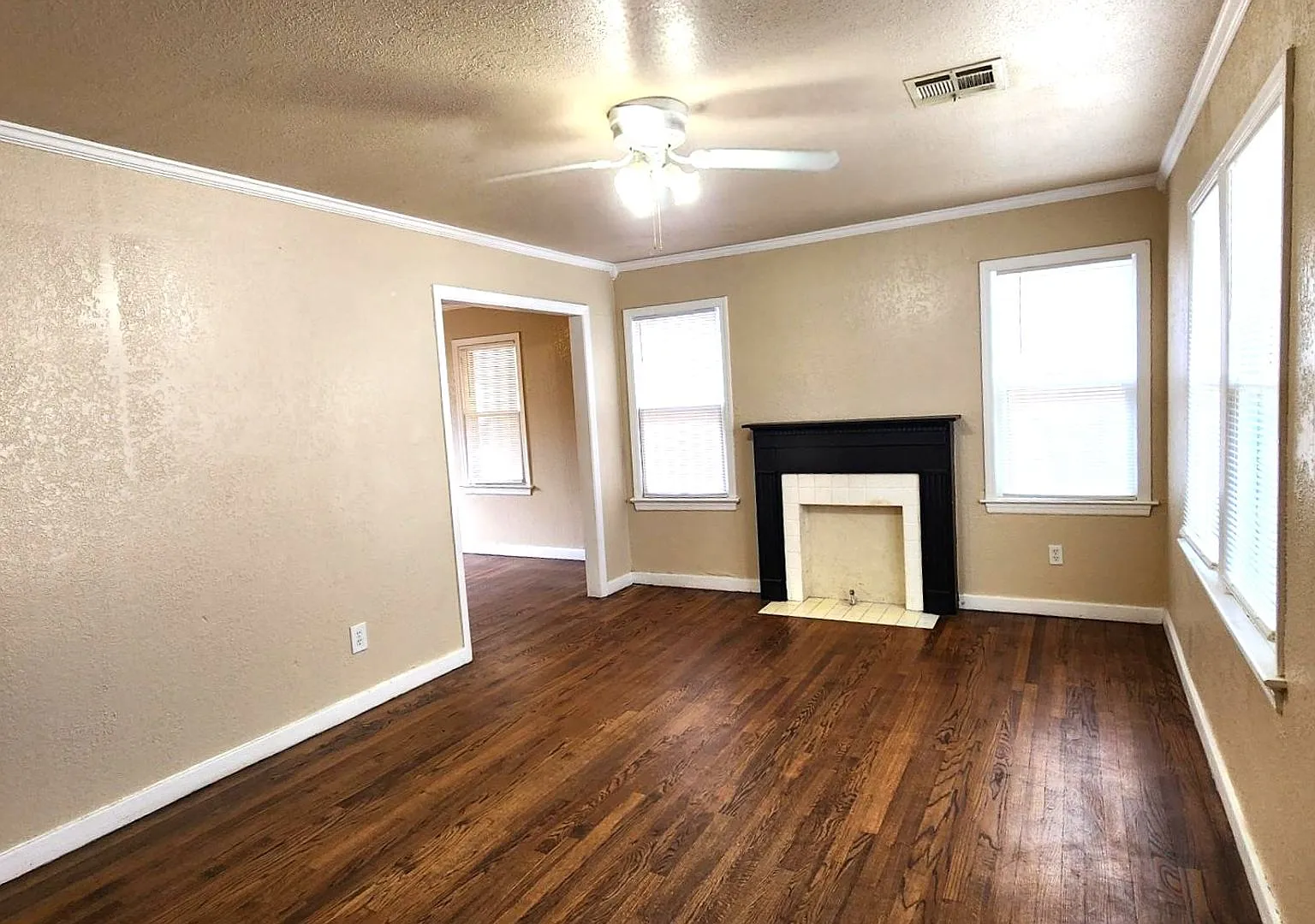2 Bed 1 Bath Tabor Sub Addn NW OKC by Fairgrounds — Photo 4