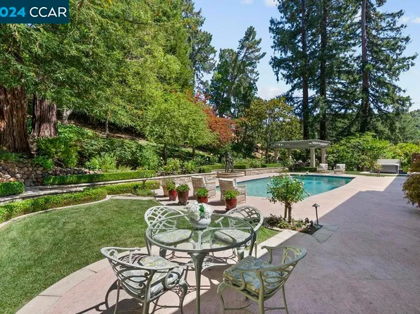 124 Amber Valley Dr, Orinda, CA 94563