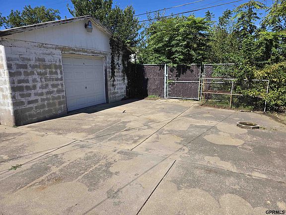 3rd image of 3012 Emmet St