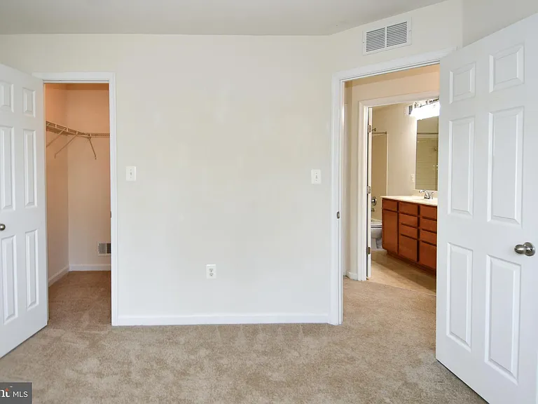 3082 American Eagle Blvd — Photo 35