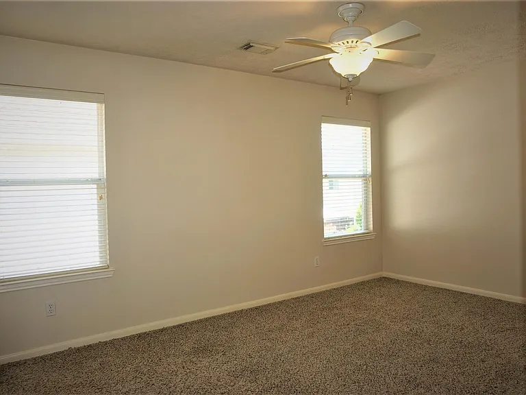 8123 Buffalo Springs Ct — Photo 24