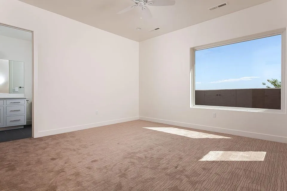 4 bed, 4.0 bath, 3136 sqft, $3,750 — Photo 3