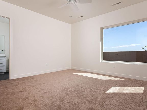 3rd image of 819 E Palisades Cir