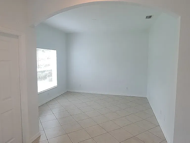 4446 Putnam Ave — Photo 3
