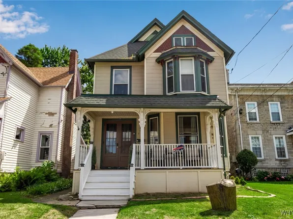 155 Chestnut St, Lockport, NY 14094