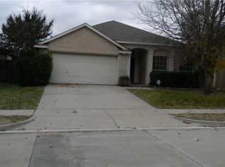 8117 Chamizal Dr, Fort Worth, TX 76137