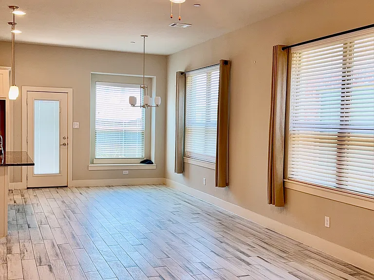 825 Eaglescliffe Lndg — Photo 4