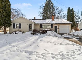543 8th St, Manistee, MI 49660