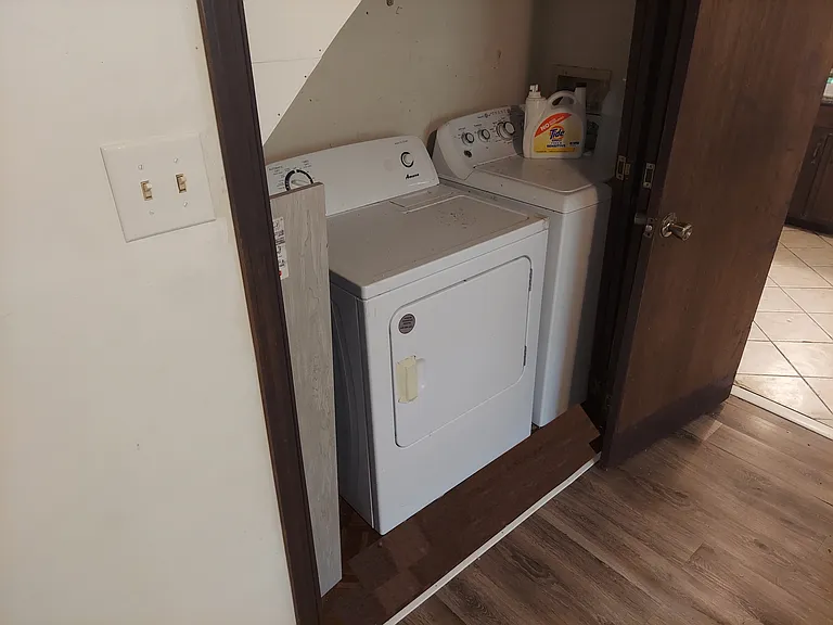 2424 Winding Way — Photo 9