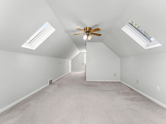 3rd image of 5544 York Ave S