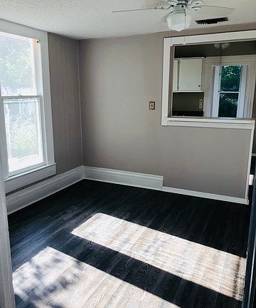 4th image of 127 E Drexel Ave