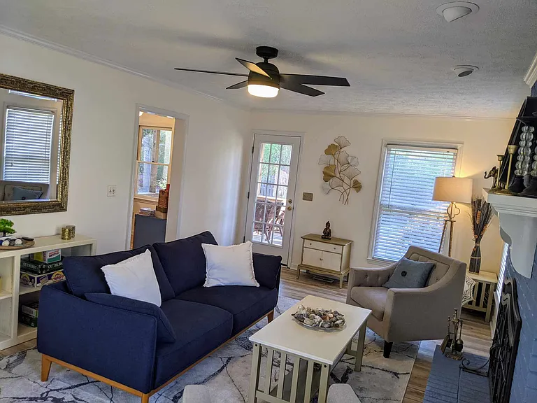 6415 Strawfield Dr — Photo 20
