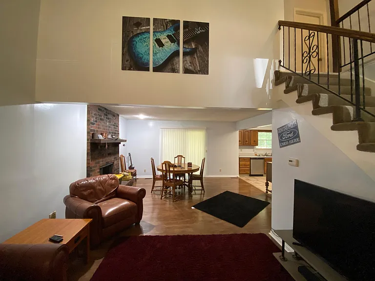 8343 Farley St — Photo 3