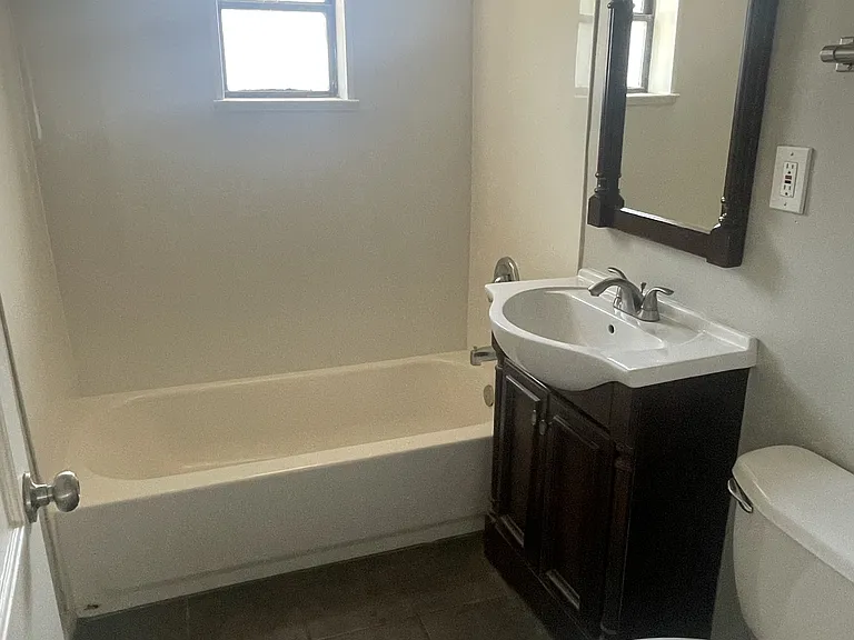 1226 W Roosevelt St — Photo 12