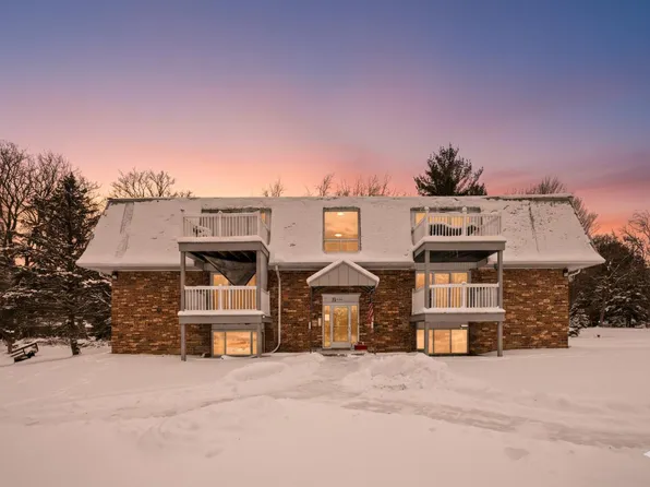 6716 Cascade Rd SE #37, Grand Rapids, MI 49546