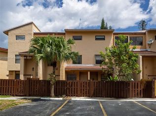 281 W Park Dr APT 1-8, Miami, FL 33172