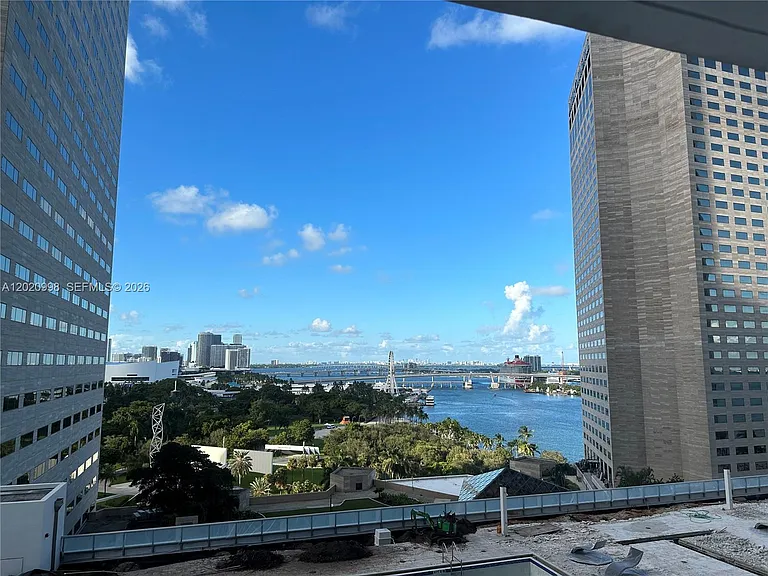 325 Biscayne Blvd #1516 — Photo 1