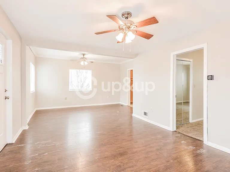 4000 Schiller Pl — Photo 3
