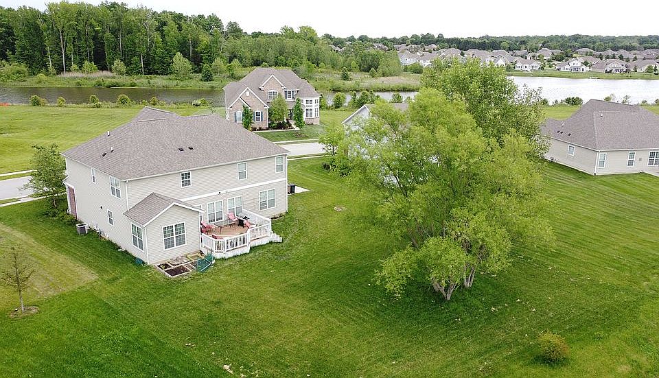 2nd image of 712 Lake Vista Dr